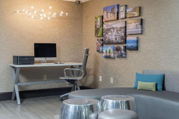 Quality Inn Asheville Downtown Tunnel Rd image 13