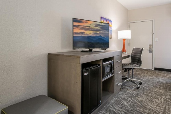 Quality Inn Asheville Downtown Tunnel Rd image 28